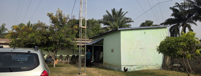 Dans le cadre de son programme de soutien aux radios d'Afrique francophone, Médias Ébène a réalisé une mission d’inspection et une remise de matériel spécialisé à la Radio Missionnaire de Kara.