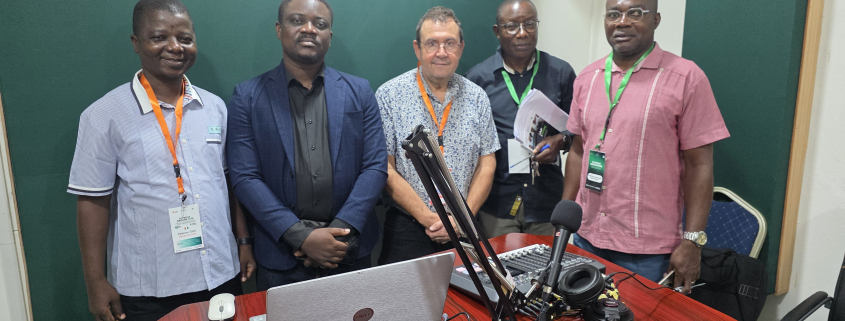 Prise de vue après une émission réunissant 3 radios, catholiques et évangéliques à Abidjan